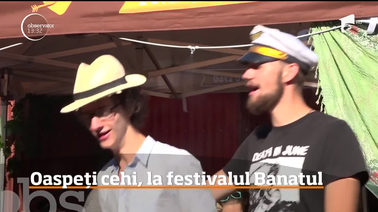 Peste o mie de turişti cehi au venit &icirc;n Rom&acirc;nia special pentru un festival de muzică organizat &icirc;ntr-un sat aproape pustiu din Clisura Dunării