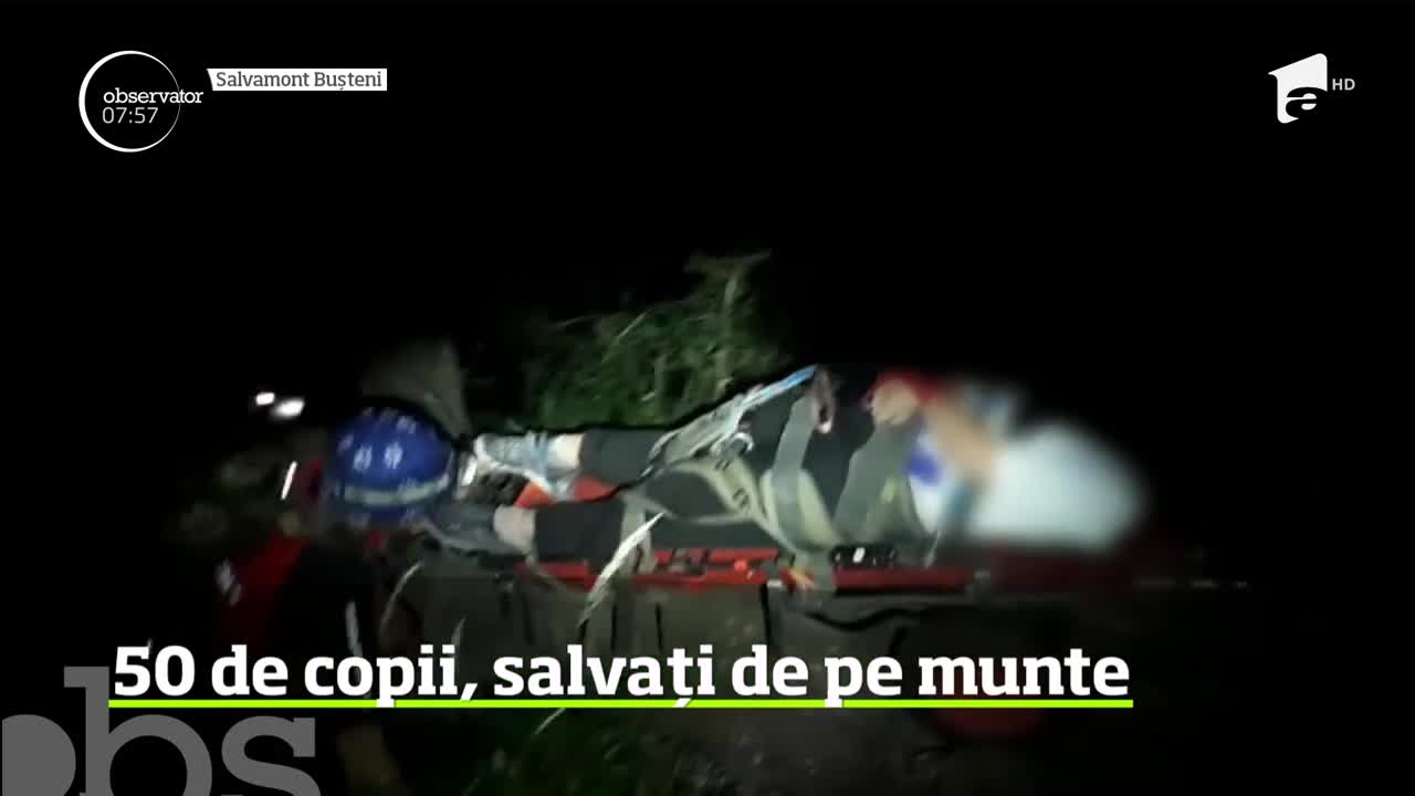 50 de copii au fost &icirc;n pericol pe munte, după ce &icirc;mpreună cu un grup de profesori au urcat pe un traseu periculos din Bucegi