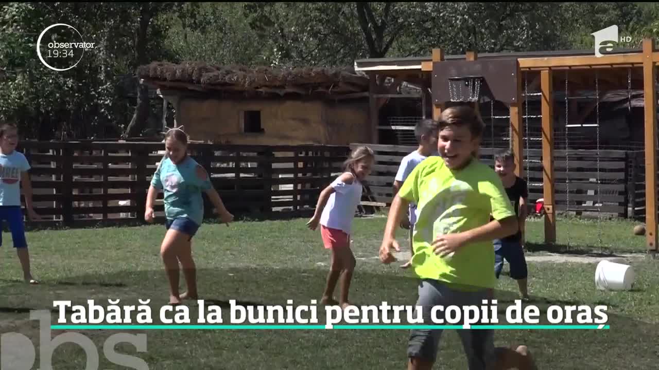 O rom&acirc;ncă &icirc;ntoarsă din Belgia şi-a transformat casa părintească &icirc;ntr-un loc de joacă pentru copiii de la oraş