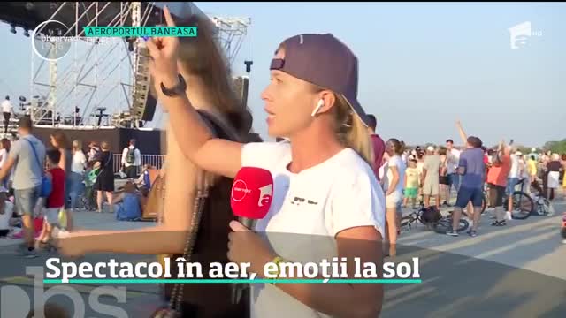 Acrobații spectaculoase pe cerul Capitalei, la cel mai mare show aviatic din Rom&acirc;nia