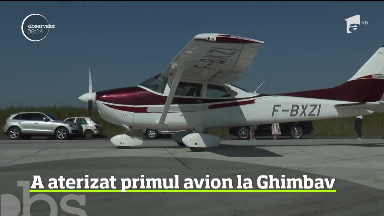 C&acirc;ntăreţul Ronan Keating, primul pasager care aterizează pe aeroportul din Ghimbav