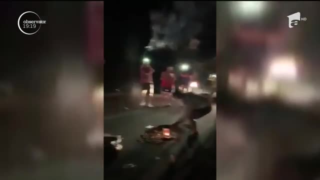 Aniversare &icirc;n stil pur rom&acirc;nesc: o groapă care a &icirc;mplinit un an a fost sărbătorită cu flori şi artificii