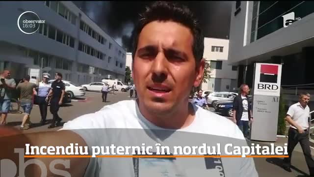 Un incendiu puternic a izbucnit &icirc;n zona Pipera-Băneasa din nordul Capitalei. Sute de oameni au fost evacuaţi
