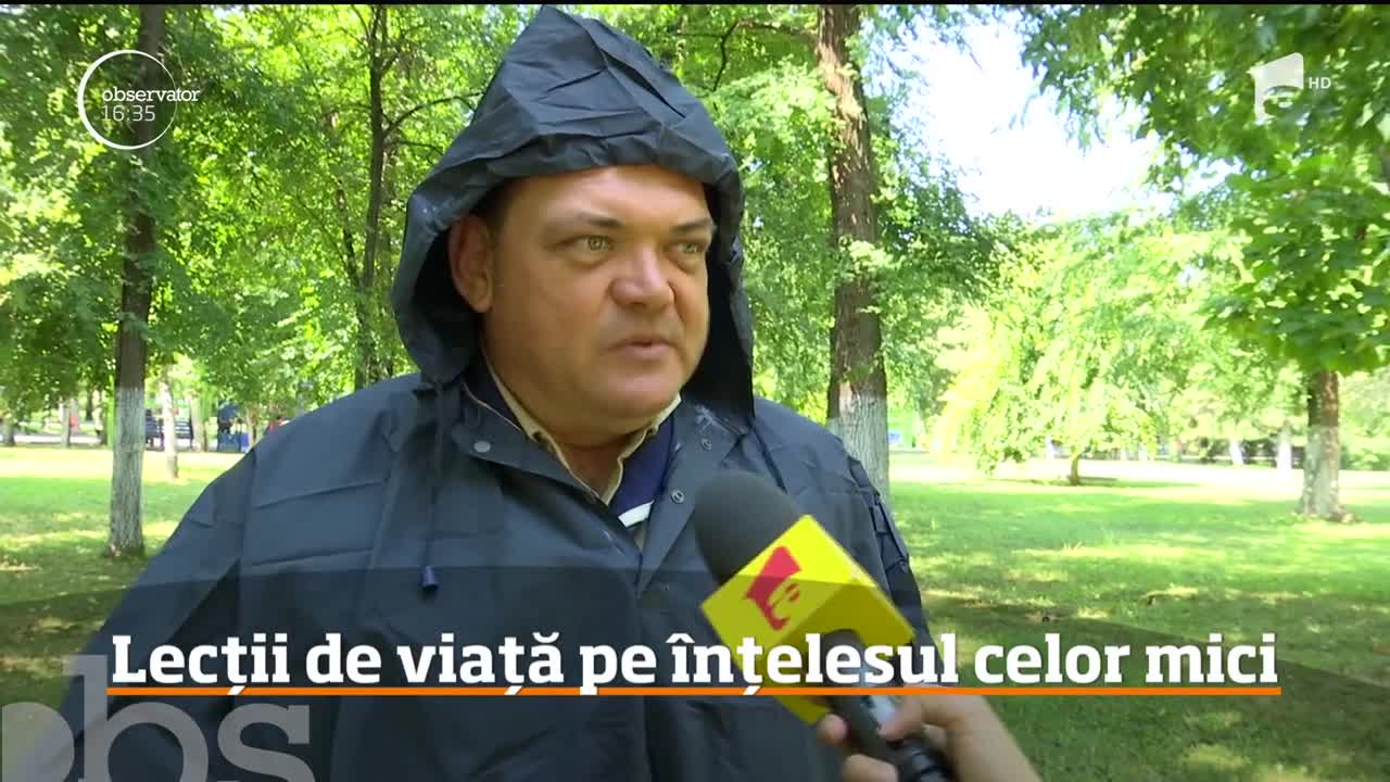 Lecții de viață pe &icirc;nțelesul celor mici, &icirc;ntr-o scenă de teatru organizată &icirc;n Grădina Valorilor