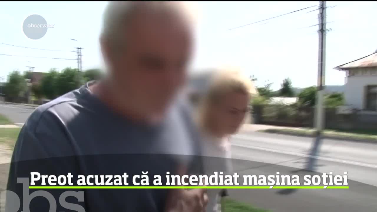 Caz şocant &icirc;n D&acirc;mboviţa! Un preot a incendiat mașina soției