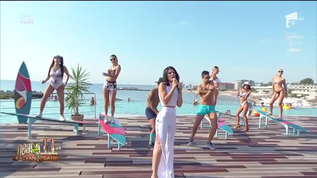 Anastasia Sandu c&acirc;ntă, la Neatza cu Răzvan și Dani, melodia "Ana"