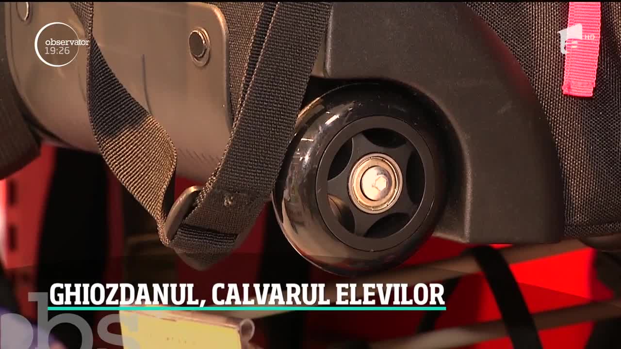 Ghiozdanul, calvarul elevilor. Ajunge să c&acirc;ntărească şi zece kilograme și afectează &icirc;n timp sănătatea școlarilor