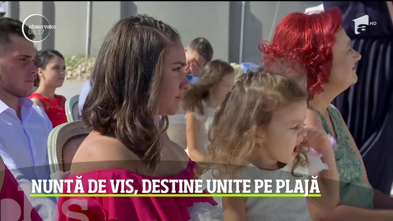 Nuntă de vis pentru doi &icirc;ndrăgostiți. Și-au unit destinele pe plajă