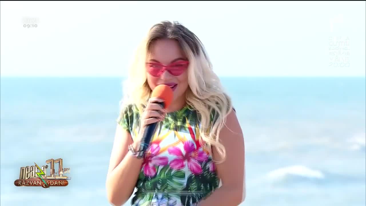 Lizzie c&acirc;ntă la Neatza cu Răzvan și Dani melodia Lights down low