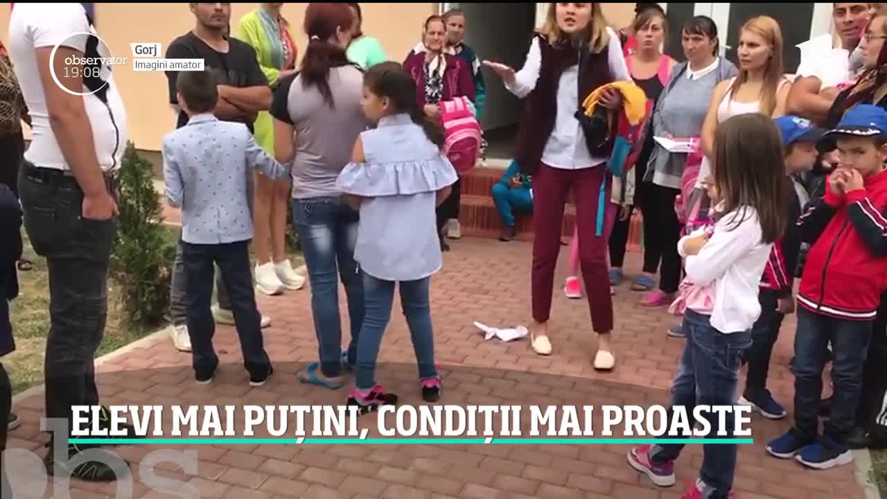 A &icirc;nceput şcoala - cu elevi mai puţini şi condiţii mai proaste. Sărbătoarea primei zile se va pierde repede &icirc;n lipsuri şi incompetenţă