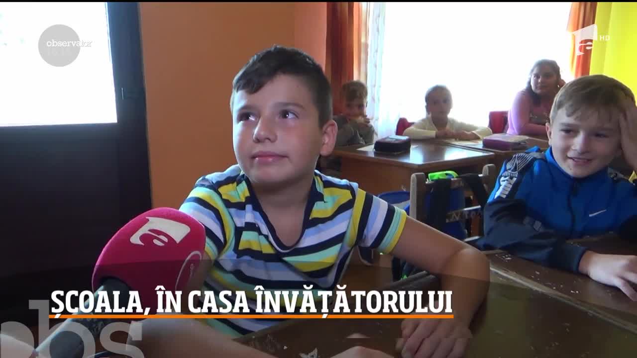 De ani de zile, elevii dintr-un sat din Caraş-Severin &icirc;nvaţă chiar &icirc;n casa &icirc;nvăţătorului!