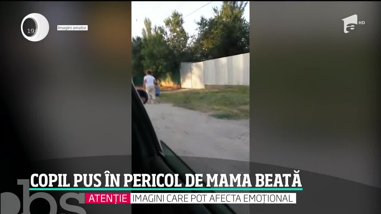 O mamă din Călăraşi aflată sub influenţa alcoolului s-a prăbuşit &icirc;ntr-un şanţ, l&acirc;ngă copilul ei