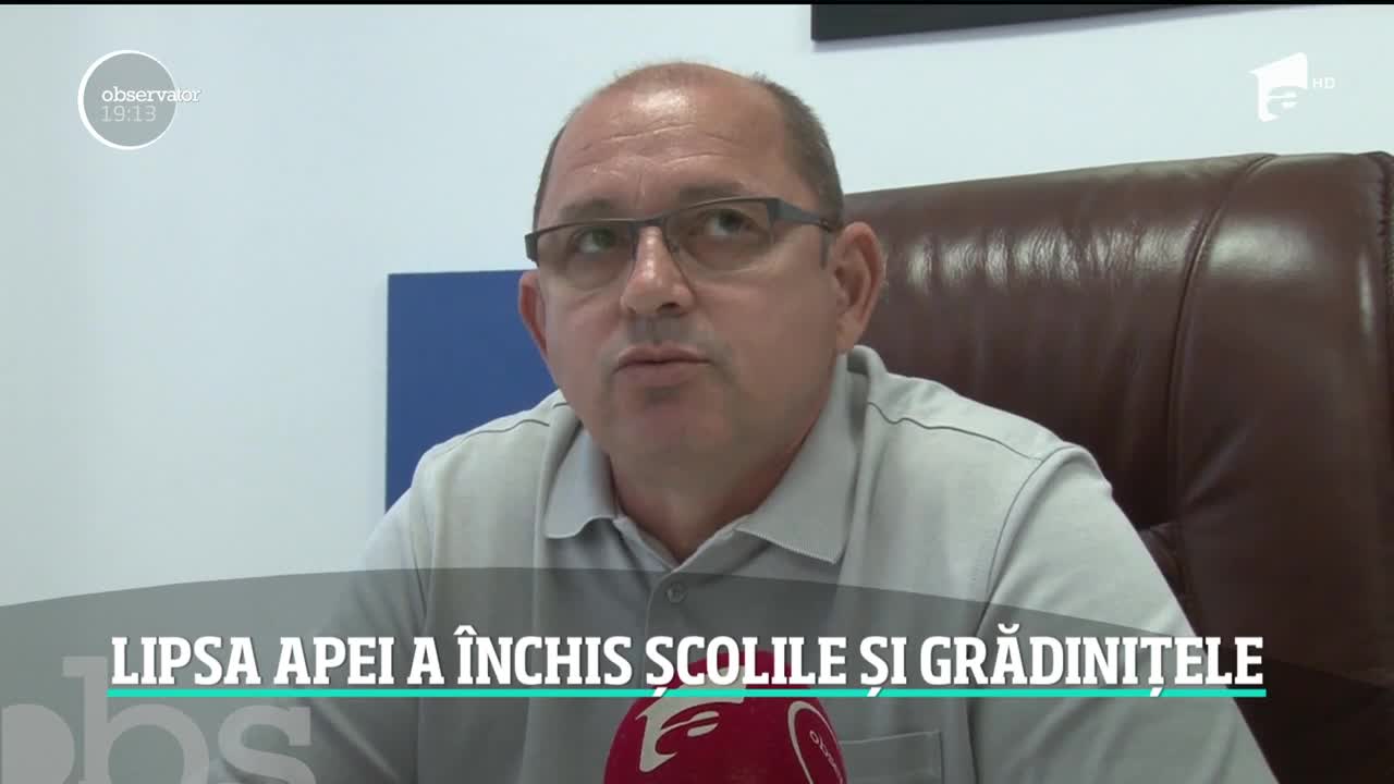 Zeci de mii de oameni din Bacău, lăsaţi de zile &icirc;ntregi fără apă la robinet. Mulţi &icirc;şi fac provizii din f&acirc;nt&acirc;nile arteziene