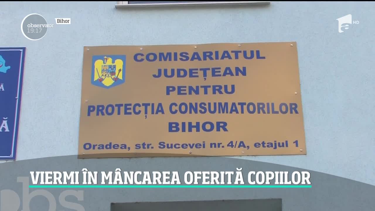 Viermi &icirc;n m&acirc;ncare, oferta unui chioşc şcolar din Bihor