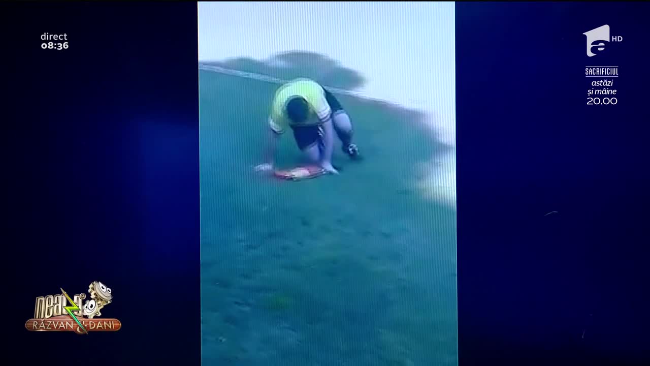 Smiley News - Neatza cu Răzvan și Dani. Arbitrul beat criță. Jocul nu a fost &icirc;ntrerupt