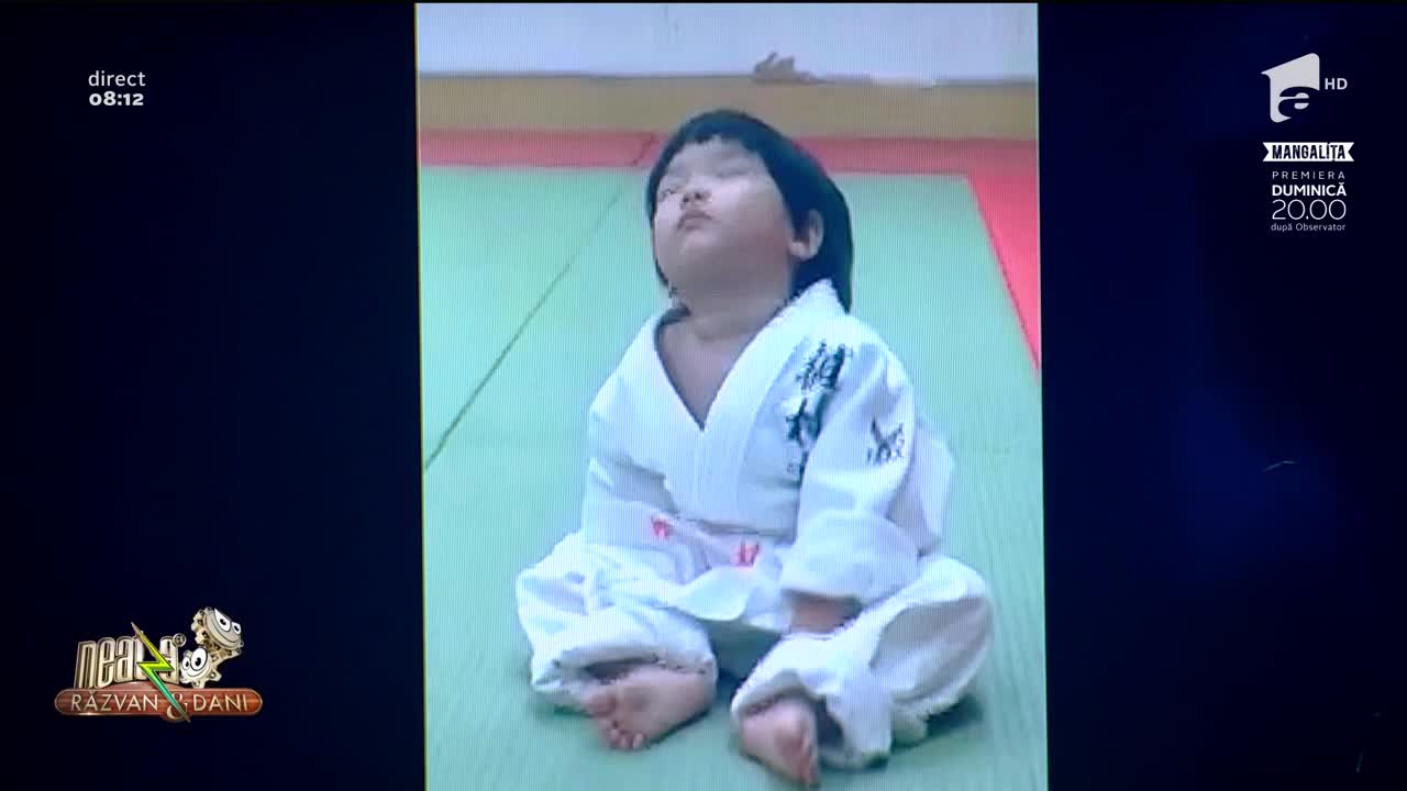 Smiley News - Neatza cu Răzvan și Dani. Copilul adormint. Ce a făcut &icirc;n sala de sport