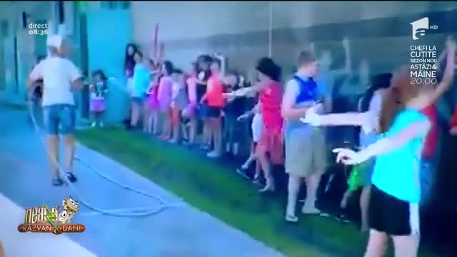 Smiley News - Neatza cu Răzvan și Dani. Esti curios cum se face pictura rupestra? Fii atent la prichindeii ăștia!