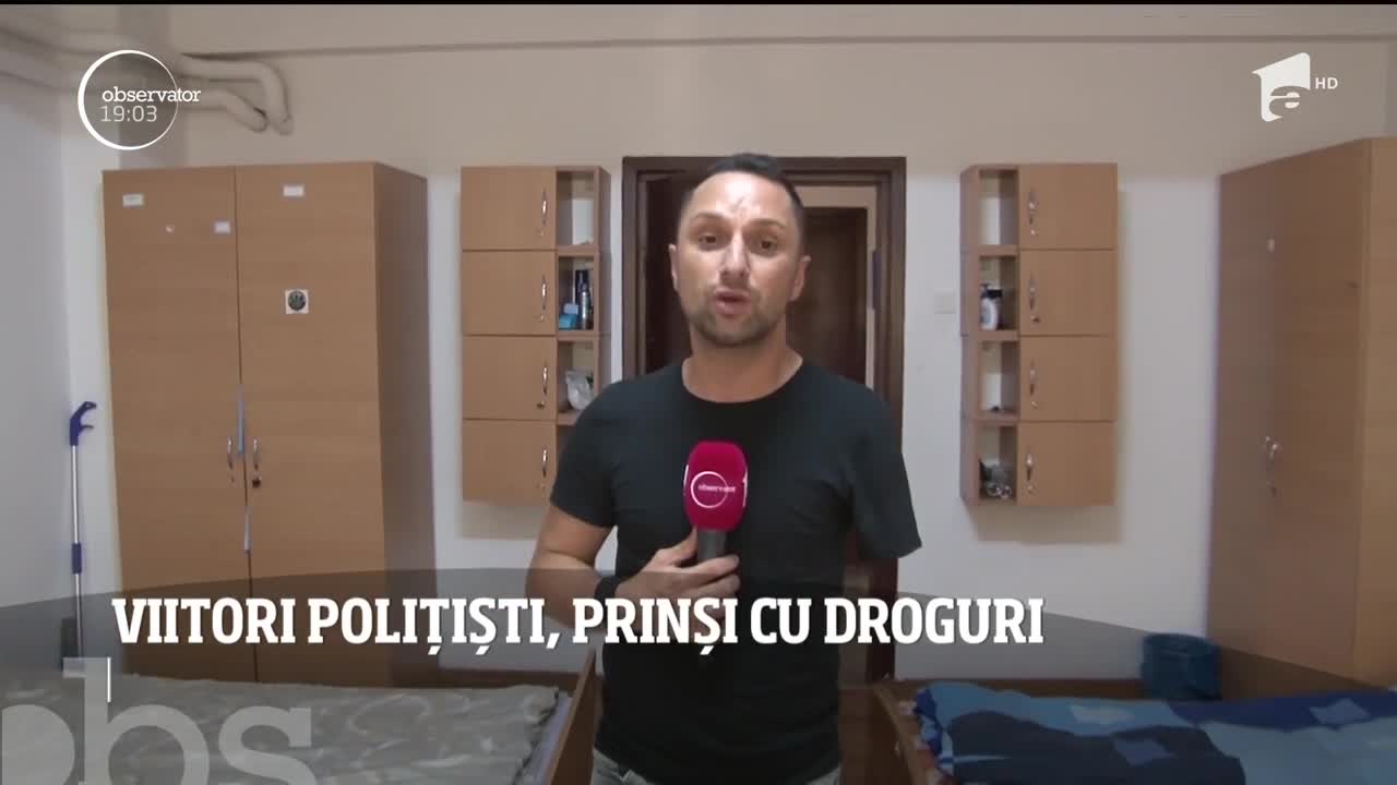 Viitori polițiști, prinși cu droguri. Elevii de la Şcoala de Poliţie din C&acirc;mpina aveau zeci de pliculeţe