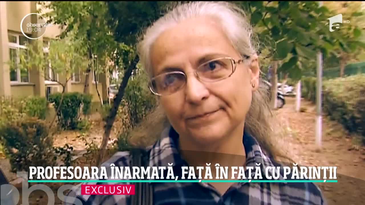 Profesoara dată afară din &icirc;nvăţăm&acirc;nt după ce a venit cu pistolul la şcoală s-a &icirc;ntors printre elevi