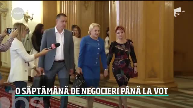Moţiunea de cenzură, citită cu sala aproape goală. Au fost prezenți mai puţin de un sfert dintre parlamentari