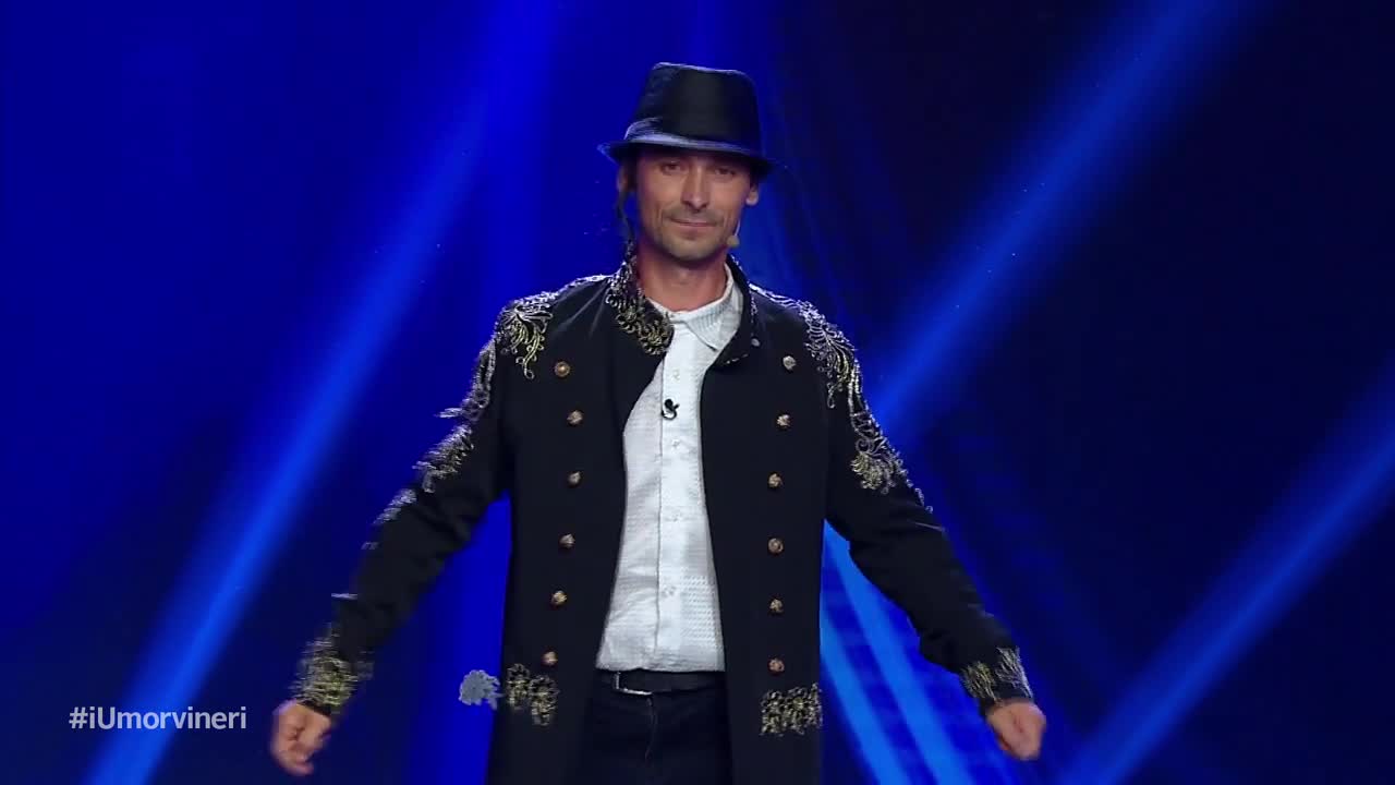 Gabriel Chioseaua, un artist complet! Cântă, dansează și recită poezii pe scena iUmor