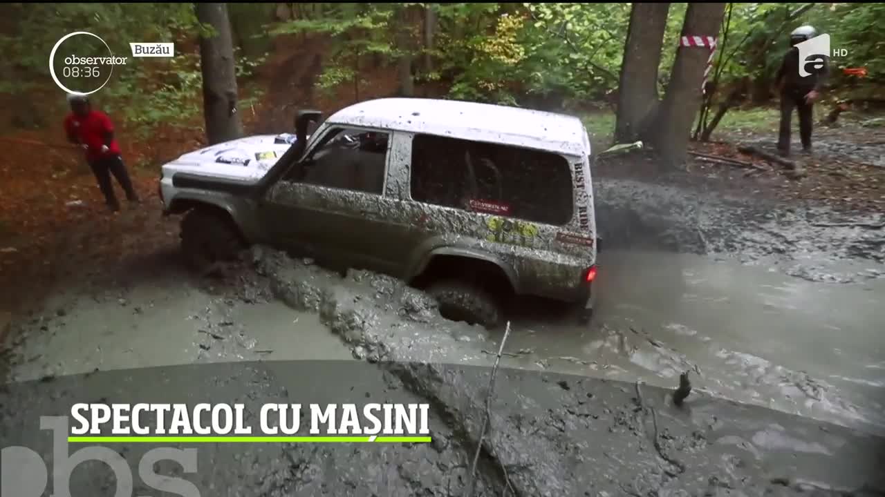 Spectacol cu mașini, &icirc;n toată ţara. La munte s-au adunat proprietarii de maşini tunate