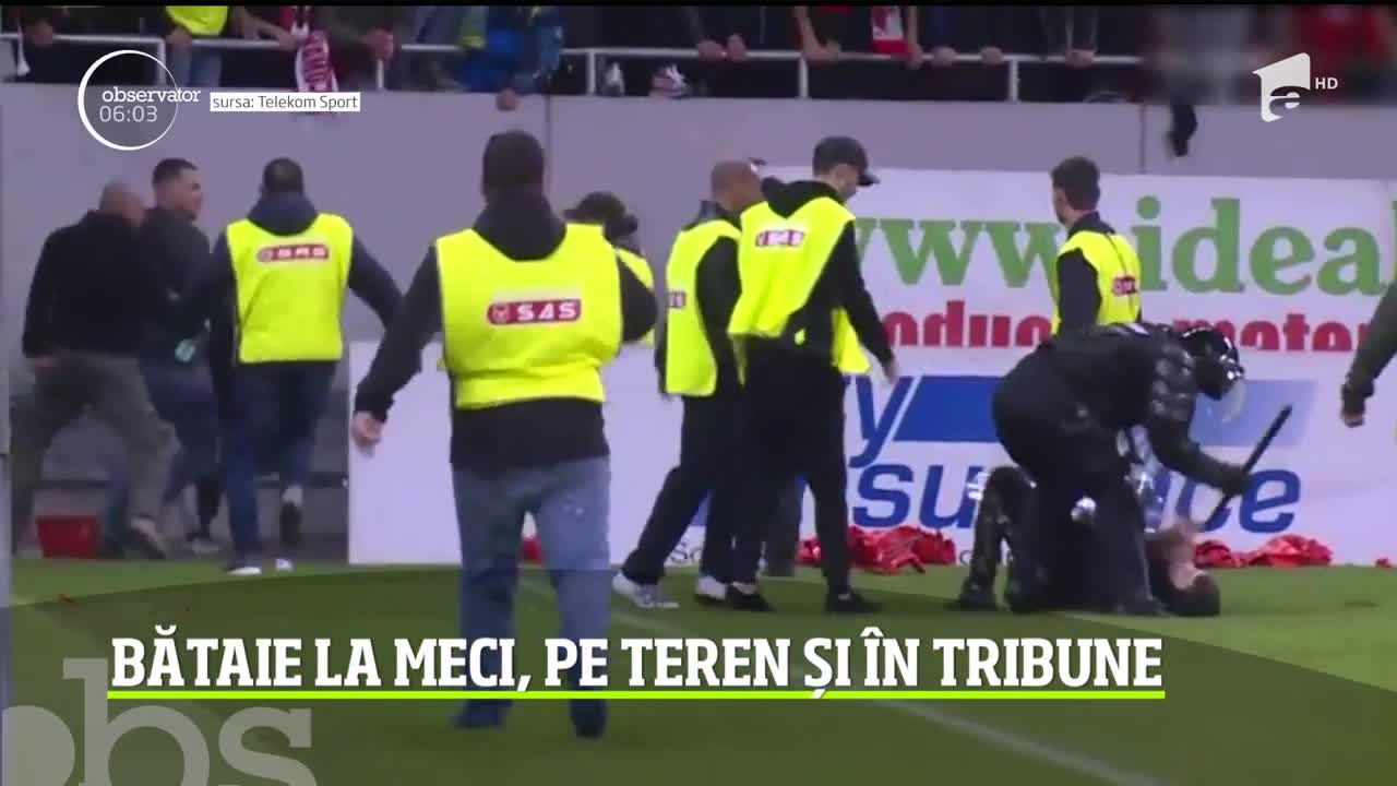 Violenţe la finalul meciului FCSB şi Dinamo. Ultraşii s-au &icirc;ncăierat pe teren şi &icirc;n tribune