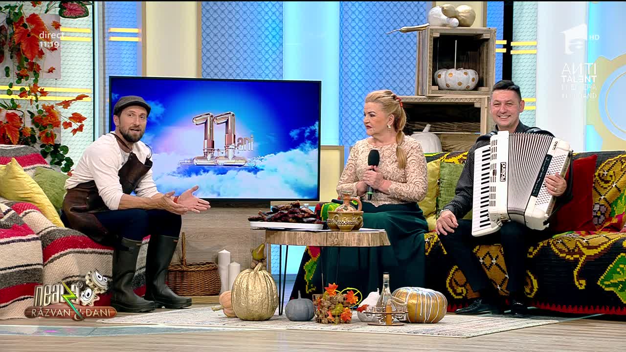 Maria C&acirc;rneci c&acirc;ntă, la Neatza cu Răzvan și Dani, melodia - Lelița c&acirc;rciumăreasă