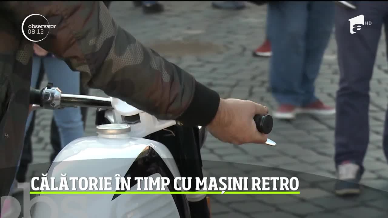 Retroparadă cu maşini de epocă &icirc;n centrul Timişoarei