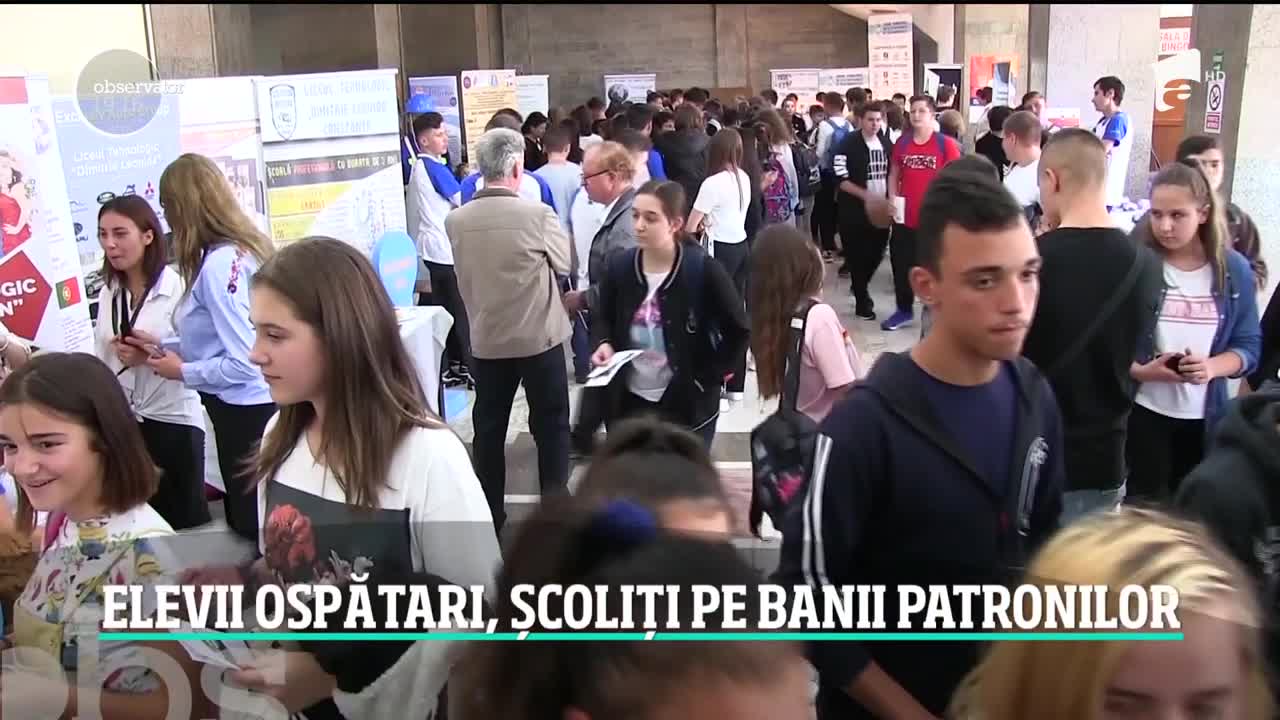 Confruntaţi cu o criză de personal fără precedent, patronatele din turism organizează clase de &icirc;nvăţăm&acirc;nt şi plătesc şi cursurile elevilor