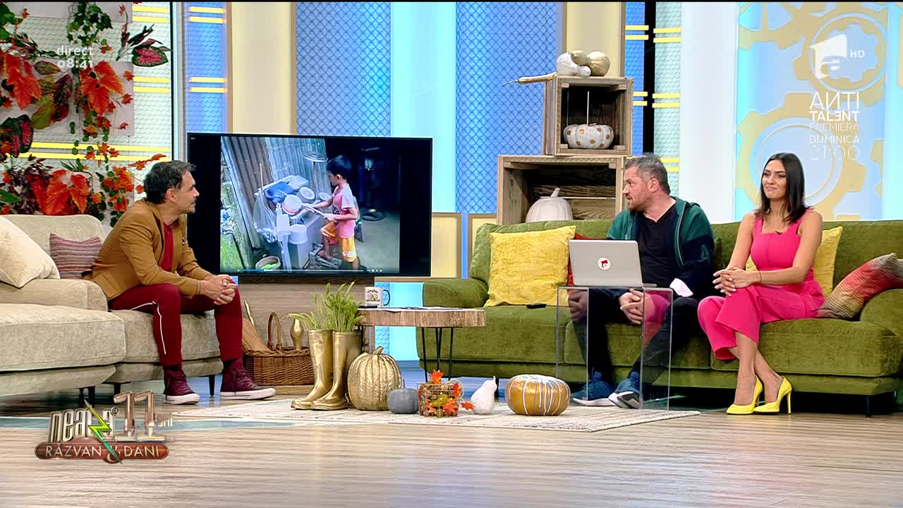 Smiley News - Neatza cu Răzvan și Dani. Un puşti face senzaţie pe melodia lui Gun s Roses la tobe improvizate!