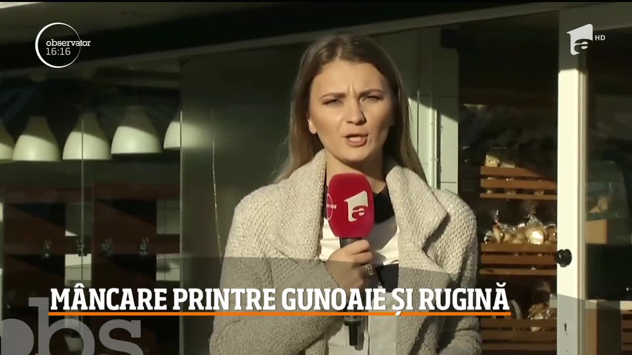 M&acirc;ncare printre gunoaie și rugină, &icirc;ntr-o piaţă celebră din Capitală