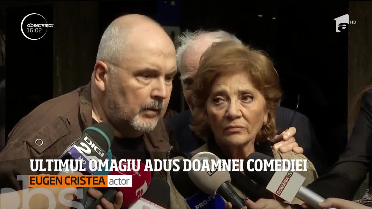 Teatrul Bulandra este &icirc;n doliu. Zeci de admiratori şi foştii colegi de scenă au venit să-i prezinte omagiile Doamnei Comediei Rom&acirc;neşti