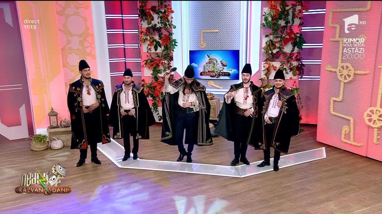 Neatza cu Răzvan şi Dani. Florin Vasilică şi Grupul Teleormanul interpretează melodia "Hai, hai cu trăsioara"