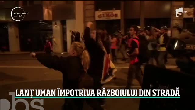 Lanț uman &icirc;mpotriva războiului din stradă, &icirc;n Barcelona