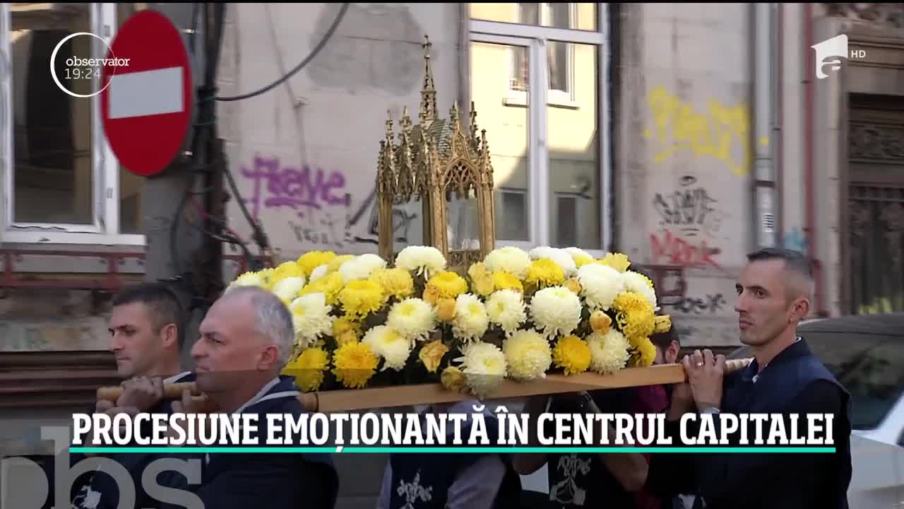 Procesiune emoționantă &icirc;n centrul Capitalei. Papa Ioan Paul al II-lea a fost comemorat de credincioși