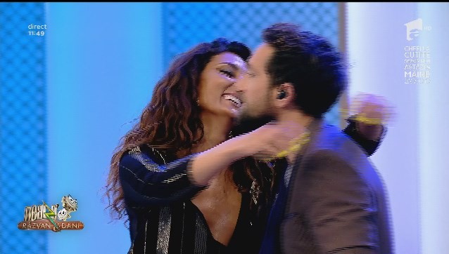 Neatza cu Răzvan și Dani. Dani Oțil &icirc;i face o declarație de dragoste Claudiei Pavel: De aici, de l&acirc;ngă copacul cu dorințe...