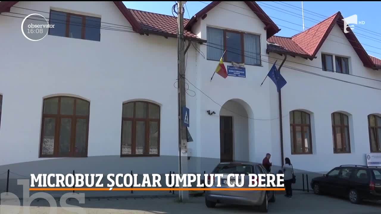 &Icirc;ntr-o localitate din judeţul V&acirc;lcea, microbuzul şcolar este folosit şi pentru transportul navetelor de bere