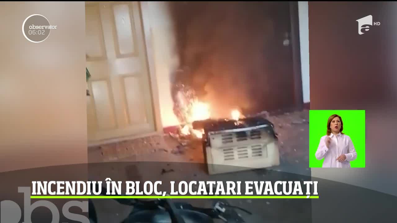 Clipe de panică &icirc;ntr-un bloc din Piatra Neamţ. Casa scării s-a umplut de fum după ce două aparate electrocasnice vechi au luat foc