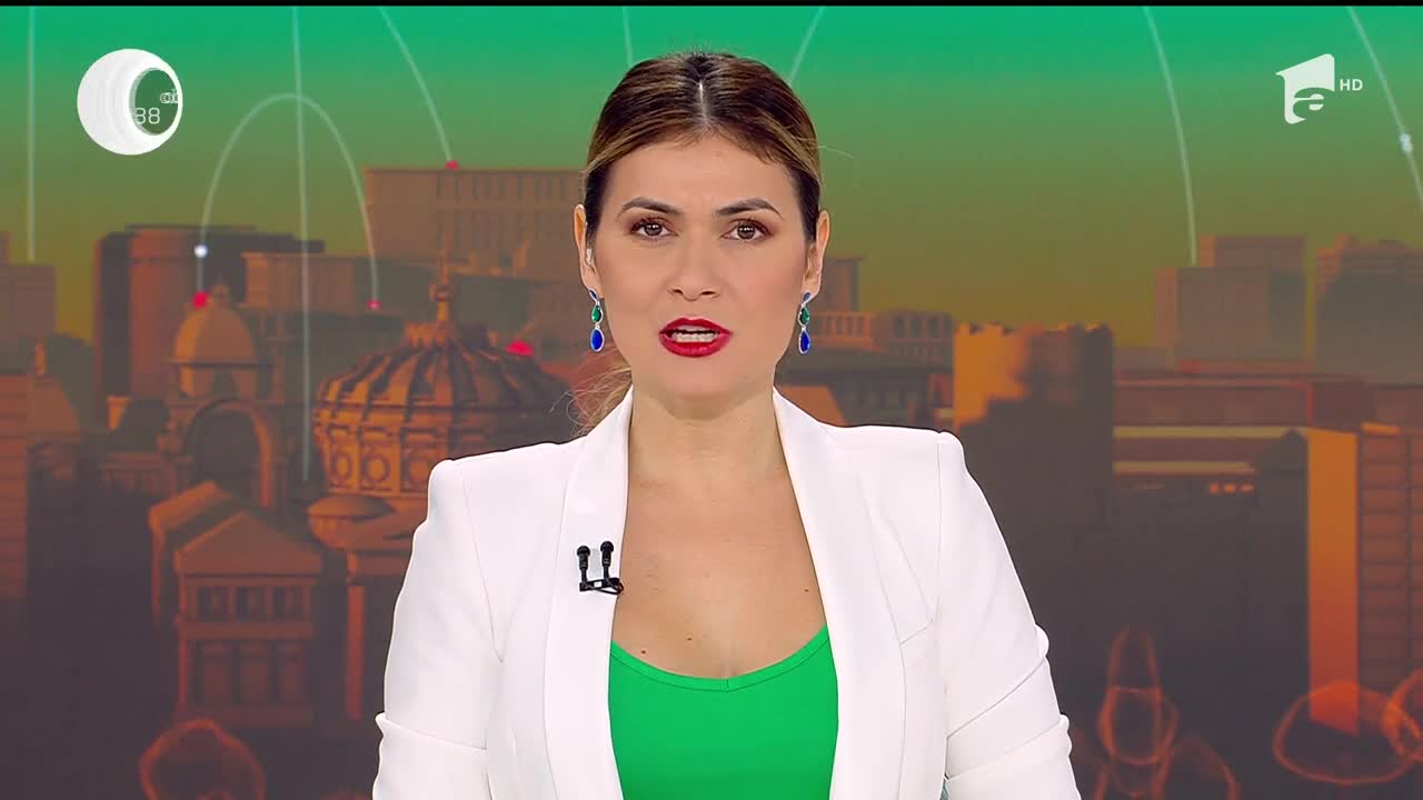 Clipe de groază pentru un muncitor care spăla geamurile unui zg&acirc;rie-nori din Canada