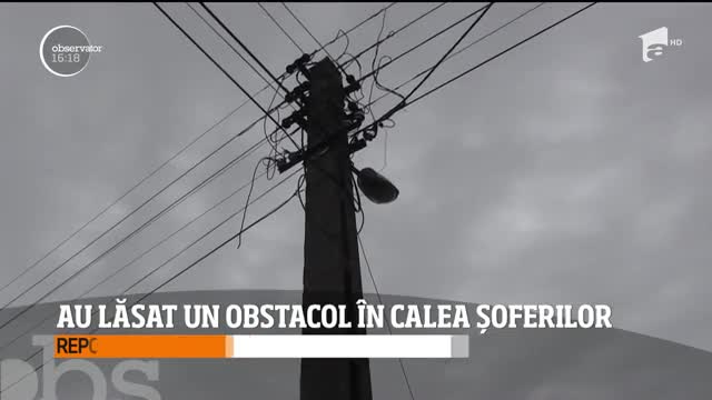 Dorel a lăsat un st&acirc;lp de iluminat &icirc;n mijocul drumului naţional care leagă Aradul de Oradea!