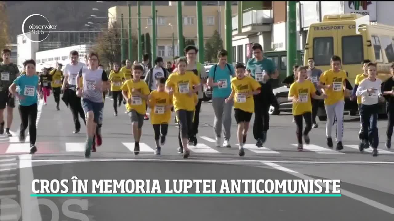 Scene impresionante au fost filmate la Braşov, unde aproape o mie de oameni au alergat la crosul care aminteşte de revolta muncitorilor din uzine &icirc;mpotriva regimului Ceauşescu