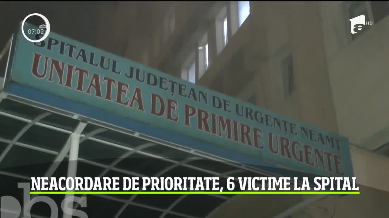 Accident grav &icirc;ntr-o intersecţie din comuna Girov, judeţul Neamţ! Un t&acirc;năr de 21 de ani nu a acordat prioritate, iar șase victime au ajuns la spital