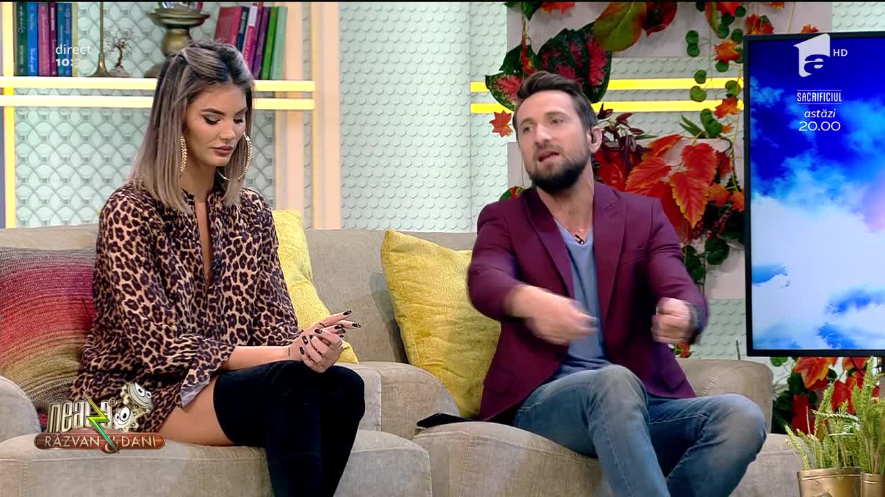 Neatza cu Răzvan şi Dani. Dani Oțil imită modul &icirc;n care Ramona Olaru vorbește la telefon cu iubitul: Sufletul meu t&acirc;njește după tine...