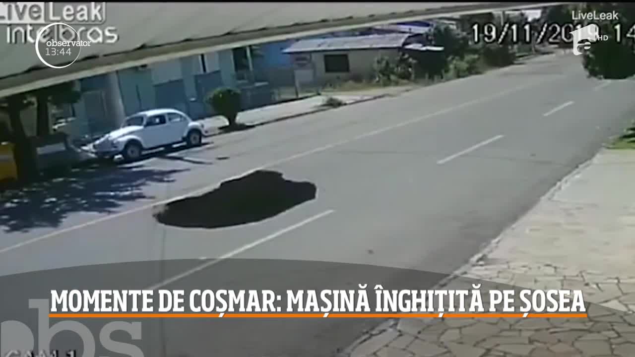 Maşina &icirc;n care se aflau o femeie şi fetiţa ei &icirc;n v&acirc;rstă de 12 ani a fost &icirc;nghiţită de un crater format pe o şosea din Brazilia