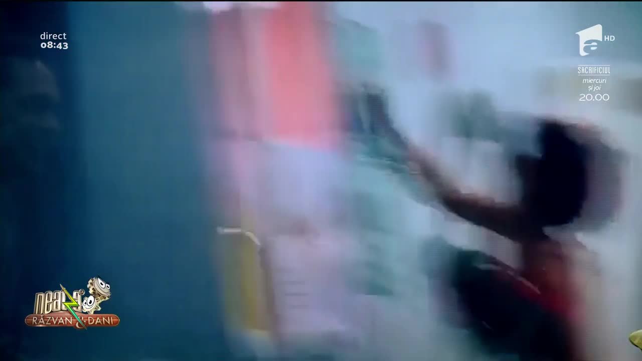 Smiley News - Neatza cu Răzvan și Dani. Cea mai originală metodă de a demisiona!