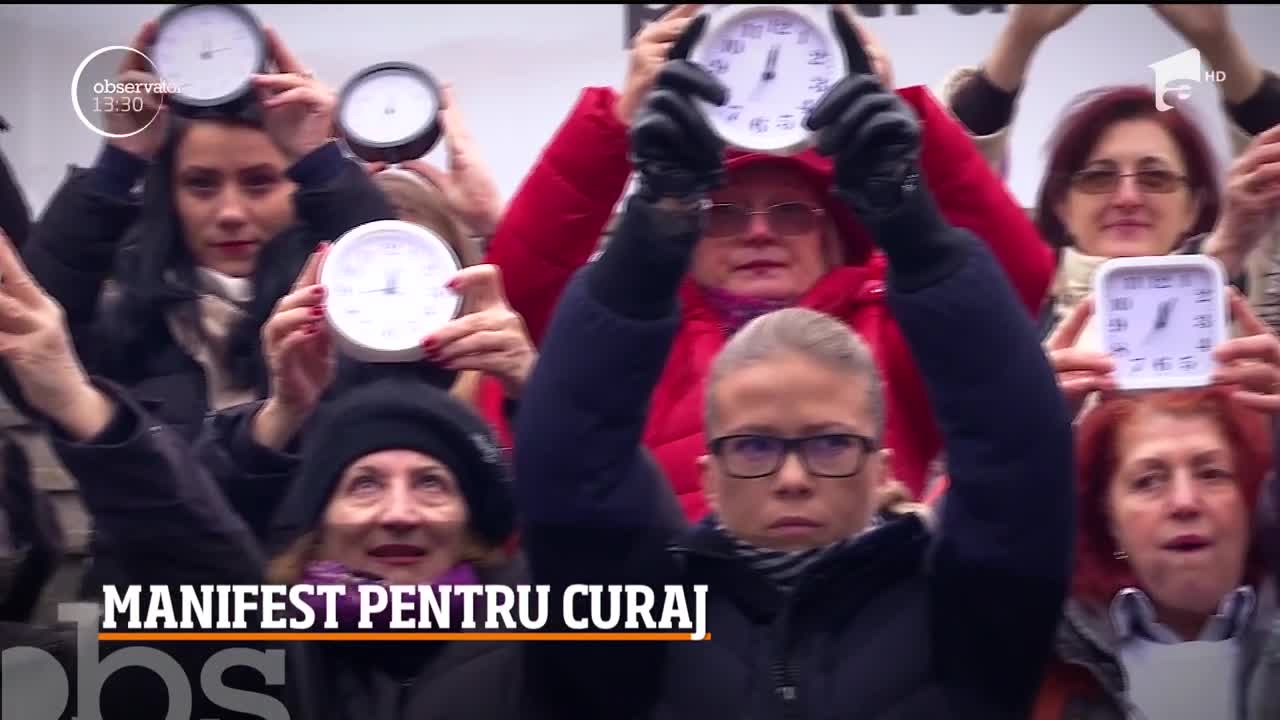 Peste 100 de femei s-au unit &icirc;ntr-un Flash Mob, dedicat Zilei Internaționale pentru eliminarea violenței &icirc;mpotriva femeilor
