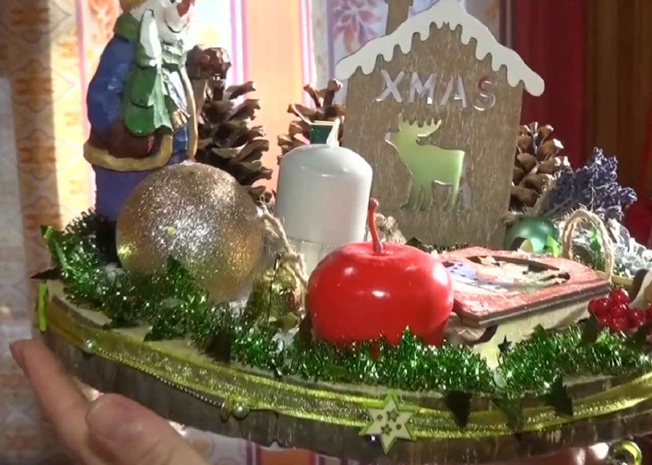 Rom&acirc;nii apreciază decorațiunile de iarnă realizate din materiale naturale