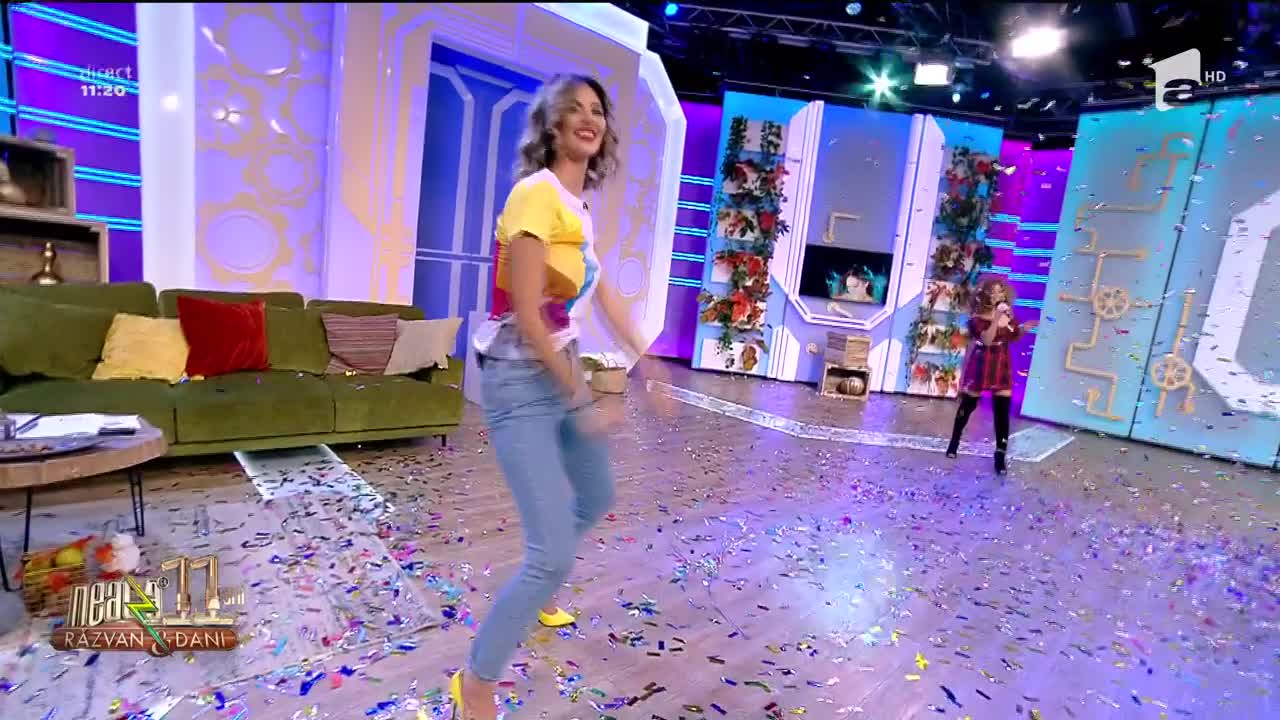 Neatza cu Răzvan și Dani. Bella Santiago c&acirc;ntă piesa S.O.S.