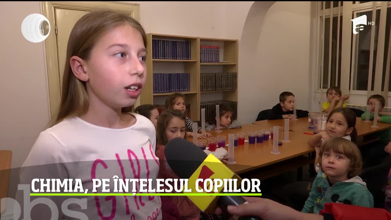 Curs de chimie distractivă pentru copii la Clubul de Excelenţă al Fundaţiei Dan Voiculescu